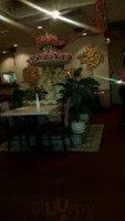 Linlee's Chinese Cuisine inside