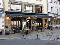 Cafe Du Port inside
