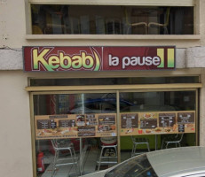 Kebab La Pause outside