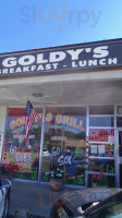 Goldys Grill outside