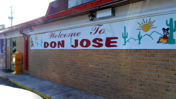 Don Jose outside