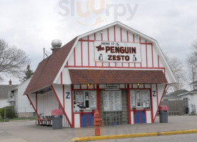 Penguin Zesto outside