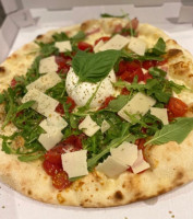 Pizza Stefano “les Pizzas Despouilles” food