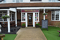 Hardy's Pub outside