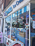 Scoops Ice Cream Parlour outside
