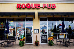 The Roque Pub inside