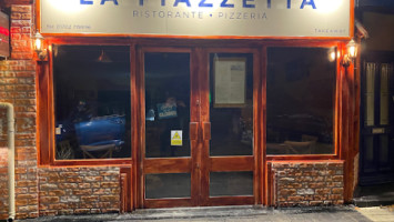 La Piazzetta outside