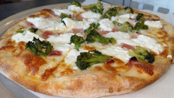 San Remo Pizza food