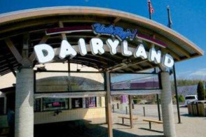 Uncle Ray's Dairyland outside