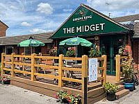 The Midget outside