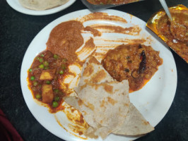 Gujrat Kanti Bhuvan food