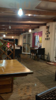 Café Du Pont inside