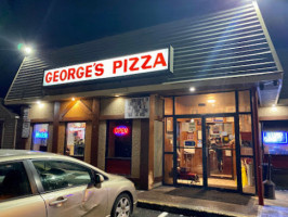 Georges Pizza House inside