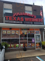 Julianna's Texas Weiner outside