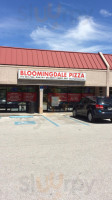 Bloomingdale Pizza outside