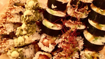 Sushi Momo food