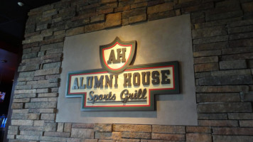Alumni House Sports Grill food