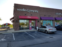 Noodles Company outside
