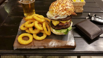 7167 Burger & Beer food