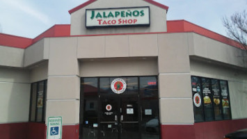 Jalapeños Taco Shop (medford) outside