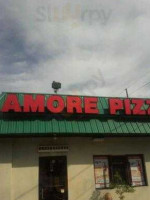 Amore Pizza outside