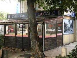 Cafe De La Gaite outside