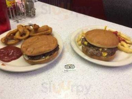 Tommy D'z Classic Diner food