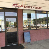 Fari's Diner outside