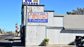 Silver Spur Saloon outside