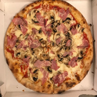 Pizza Mizza food