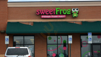 Sweet Frog Albemarle outside