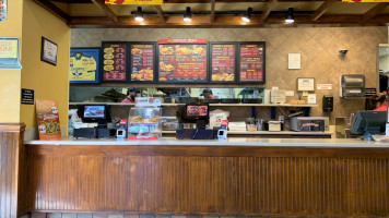 Zaxby's inside