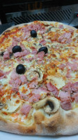 Centrale Pizza food