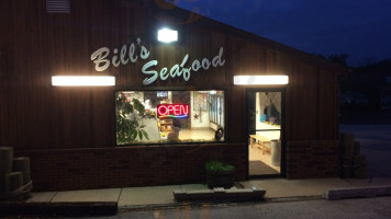 Bill's Seafood and Catering Co. outside