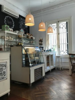 Amelie Petit Cafe inside
