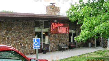 Chicken Annies Original outside