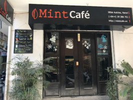 Mint Café outside