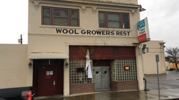 Wool Growers outside