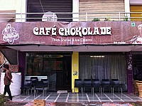 Cafe Chokolade people