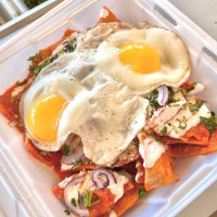 Los Chilaquiles Mexican Grill food