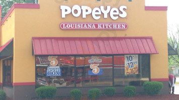 Popeyes Louisiana Kitchen outside