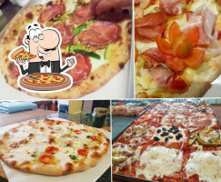 Max Pizza Di Lops Margherita food