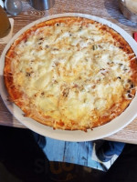 PizzaBar Valentino food