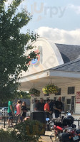 Hayward's Ice Cream Of Milford outside