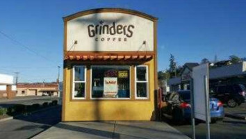 Grinders Coffee outside