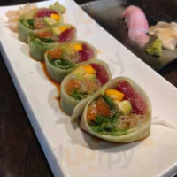 Sushi Hatsu food