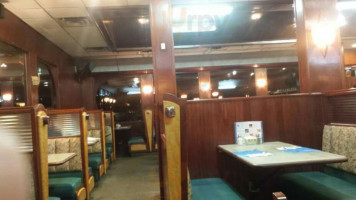 Ikaros Diner inside