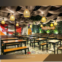 Raja Kosek Resto And Cafe inside