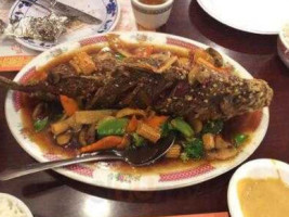 Lees Hunan Chinese Incorporated food