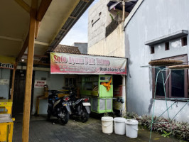 Soto Ayam Pak Trimo outside